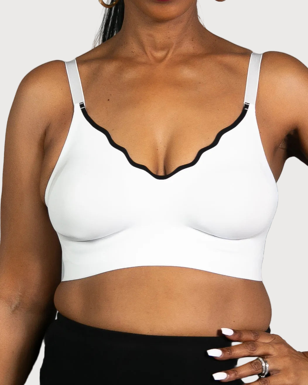 White/Black Invisible Edge Scalloped Neckline Bra by Rhonda Shear — alternate view, seamless leisure bra