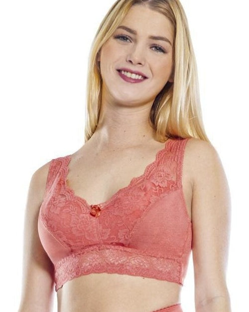 Pin-Up Girl Lace Leisure Bra_Rhonda_Shear_8