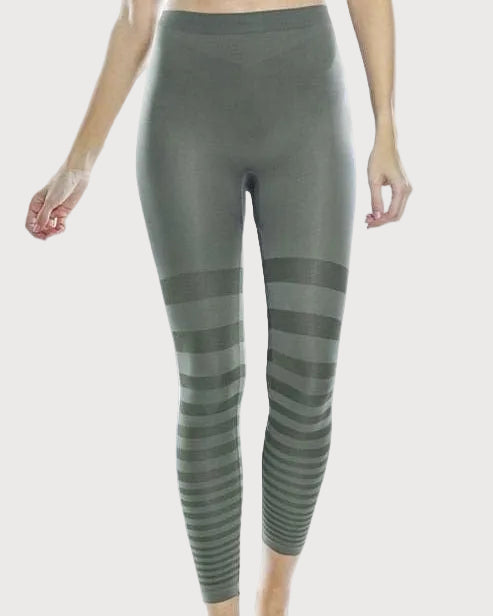 Tonal Striped Seamless Legging_Rhonda_Shear_1
