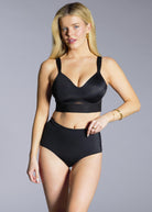 0121 black bra front, with elastic under bust - blond woman with a matching set 